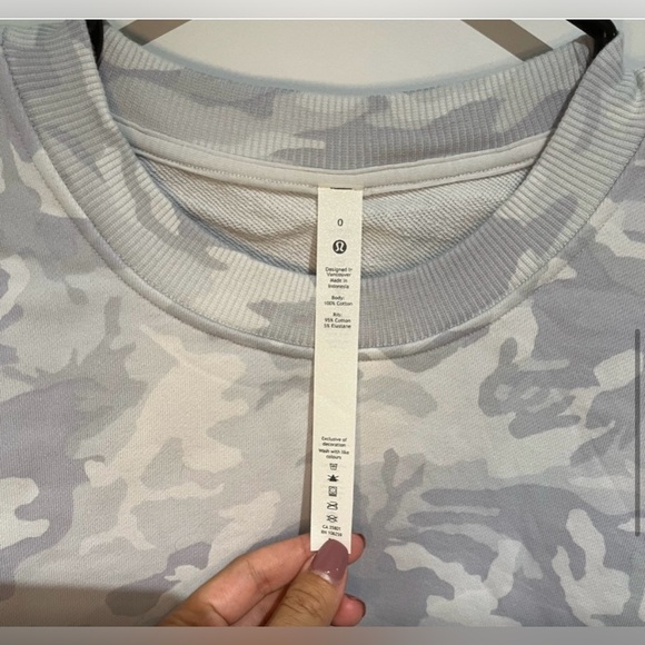 NWOT LULULEMON PERFECTLY OVERSIZED CREW - Picture 5 of 7